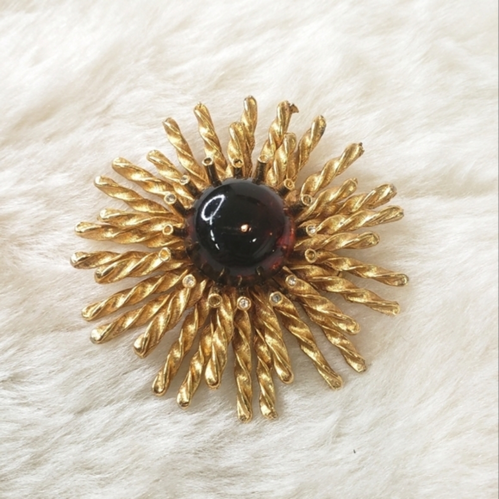 VINTAGE Gold Tone Thistle Flower Sunburst Brooch Dark Red Glass Stone